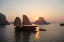 Halong Essential 2 Days / 1 Night