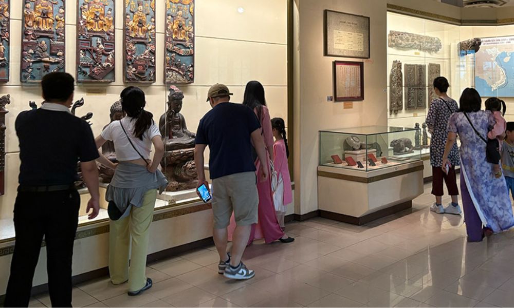 hanoi-lunar-new-year-open-stores-attractions